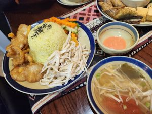 Haian mushroom chken rice comes with soup at Mây Vegan - Cùng mình ăn chay in Hanoi