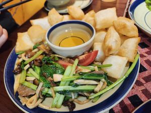 Cripsy fried Pho over saute sauce at Mây Vegan - Cùng mình ăn chay in Hanoi