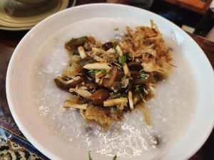 Mushrooms porridge at Mây Vegan - Cùng mình ăn chay in Hanoi