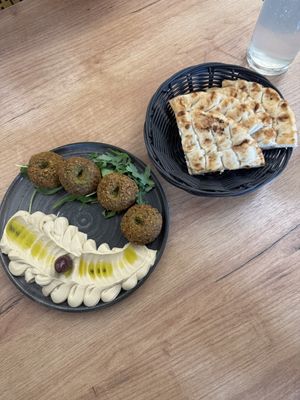 Falafel,  hummus and pitas  at Brothers Amstetten in Amstetten