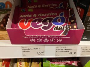 Vego Dark with nuts & berries at Dr. Pogo in Berlin