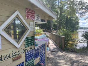Great ambiance to enjoy your treat!  at Bresca & the Honey Bee in New Gloucester