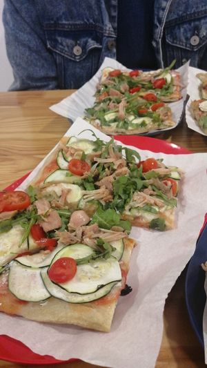 vegan pizza at Primo Basilico in Lisbon