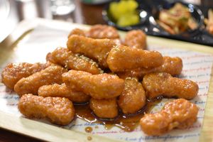 Fried chicken with garlic sauce at Vegan Kitchen - 비건 키친 in Seoul