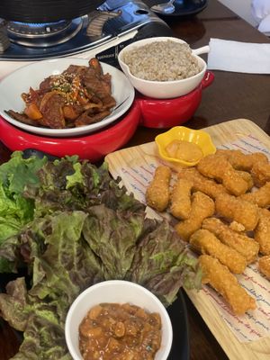 Vegan fried chicken, ssambap  at Vegan Kitchen - 비건 키친 in Seoul