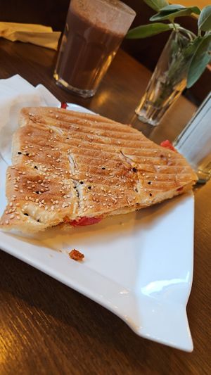 Vegan Panini mit Pesto Gemüse und Tofu at caffeo in Saarbrucken