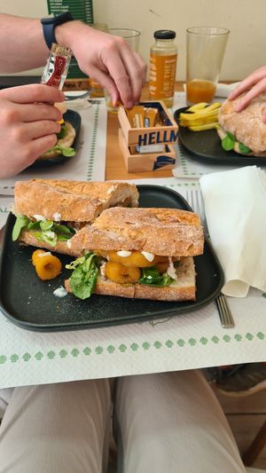 Fried "squid" sandwich at O Fento Gastrobar in Vigo