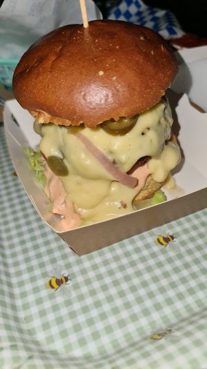 Old skool soya cheeseburger at Toptheshaker in Batumi