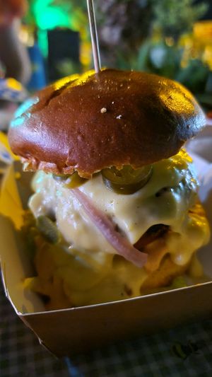 Old skool soya cheeseburger at Toptheshaker in Batumi