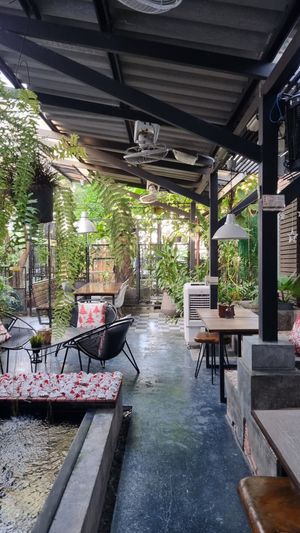 Outside sitting area at Samui Health Shop by Lamphu in Koh Samui