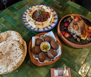 Amlou Toast, Falafel, Jerusalem Hummus and Pita at De Dadel in Den Burg