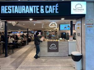  at Las Muns - Sants Estació in Barcelona