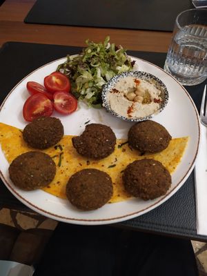 Plato de falafel at Resto Han in Istanbul