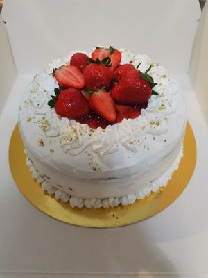 Tarta de fresas con nata at La Vegetería in Gran Canaria