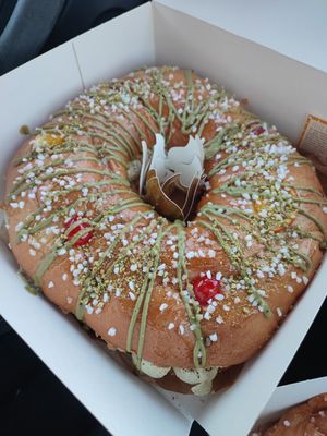 Roscón de reyes de pistacho at La Vegetería in Gran Canaria