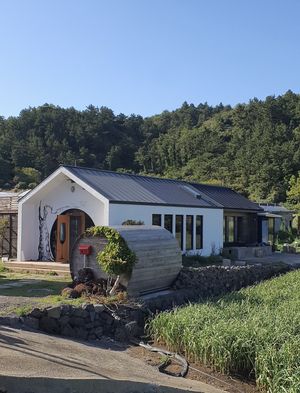 Outside building   at Ppangsagye in Seogwipo