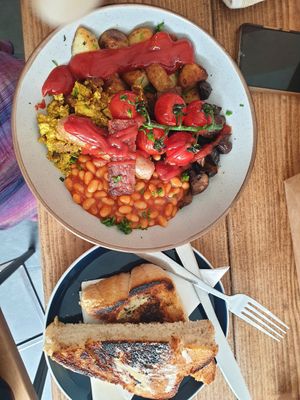 Delicious English breakfast huge portions at The Pie Box Cafe in Cardiff