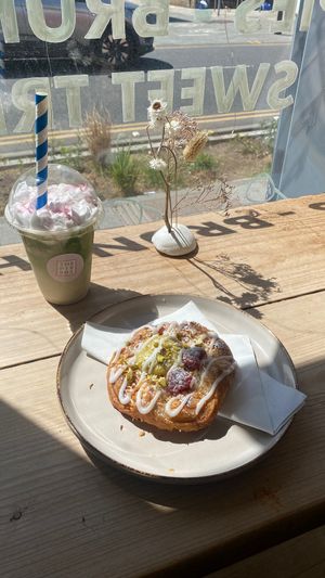 Had to go back for a pastry and their iced bluberry muffin matcha!!!🍵  at The Pie Box Cafe in Cardiff