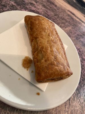 Zwamcijsje: ‘saucijzenbroodje with oyster mushrooms. Tasty with a meaty bite  at Parkrestaurant De Hoge Veluwe in Otterlo