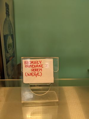 Brokkoli with vegan cheese at Domek Smaków  in Mielno