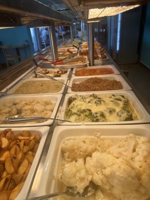 Brokuły na śmietanie roślinnej z serem wegańskim  at Domek Smaków  in Mielno