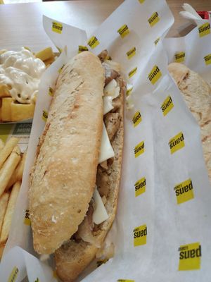 Heura Qu*s* vegan at Pans & Company - Puerto Venecia in Zaragoza