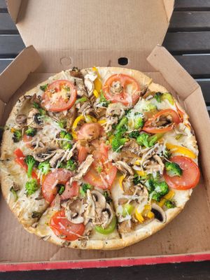 Pizza Kap Verde with extra vegan chicken filet at Domino's Pizza - City Ost in Dortmund