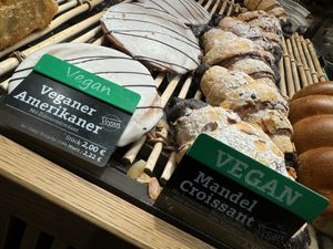 vegan sweets  at Bäckerei Riegler - Hauptbahnhof Mannheim in Mannheim