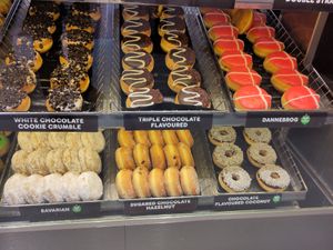 Vegan selection as of 9th August 2024 [3/3] at Dunkin' - Copenhagen Central Station in Copenhagen