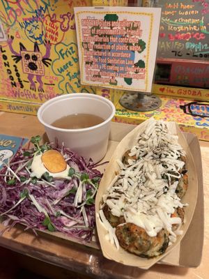 Sui miei takoyaki avevo fatto mettere anche il formaggio vegano   at OKO Takoyaki in Osaka