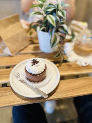   at 令月 ReyGetsu Vegan Cake Shop in Ikoma