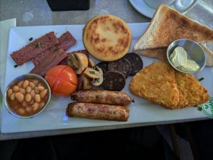 I had so many different vegan breakfasts in the past 4 years in the UK and this is by far the best one I've ever had 💞 at Cafe 25 in Blackpool