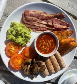 Breaky called “Cafe 33” and then asked to make vegan  at Cafe 33 in Brean