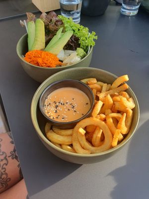 curly fries & avocado nigirisushi  at Project Vegan in Koblenz