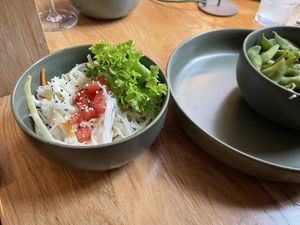 Nomnom in white  at Project Vegan in Koblenz