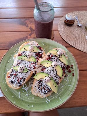 Molettes and strawberry acai smoothie at Vegan Caribe in Bacalar
