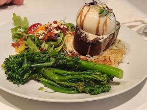 Brisket YoEggs Benedict at Vibe Vegan Bistro in Destin