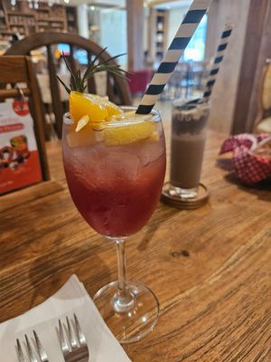 Cranberry Peach drink at Grain Alley Cafe in Malang