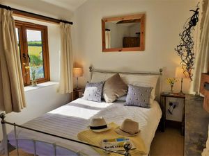 Double bedroom at Haye Cornwall – Vegan-friendly holiday cottage with rescue animals in 25 acres in Liskeard