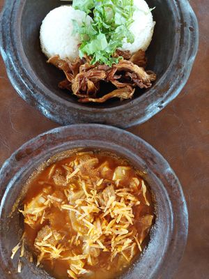 Riz & Champignons & Sauce chou + carotte (3.000 F) at Vegan Suma in Porto-novo