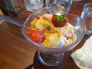 Gorgeous strawberry and elderflower crumble sundae (June 2024) at Smiths Arms in Harrogate