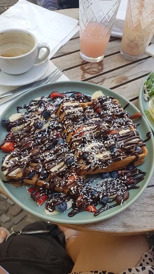 VV is in great neighbourhood in a quiet street, there is an amazing, friendly atmosphere and service, both outside or inside.The coffee is very tasty and waffles were mouthwatering at Vegan Vibes in Berlin