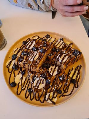 Waffles at Vegan Vibes in Berlin