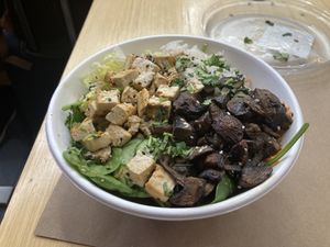 Salad  at MSP - Crisp & Green - T1 in Minneapolis