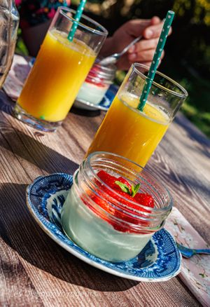 Pannacotta pistache et fraises fraiches. at Les Oiseaux Voyageurs in Montbazens