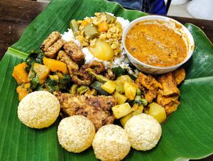 Banana Leaf set super delicious highly recommend at Fren's Get Together  in Kuching