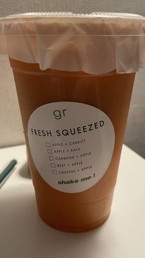 Apple carrot juice  at Greener 그리너 in Seoul