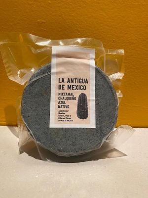 Tortillas de maiz  de maiz chalqueño Azul nixtamalizadas y molidas en molino de piedra por nosotros   at La Antigua de México in Barcelona