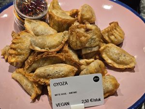 Gyoza - vegan dishes are clearly labelled at Lorre By Cultuurcafé    in Oostende