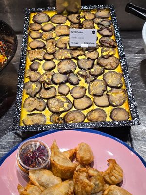 vegan dishes are clearly labelled at Lorre By Cultuurcafé    in Oostende